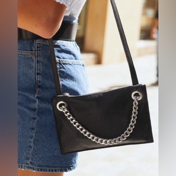 & Other Stories / Black leather thick chain bag / Used, in very good condition - Picture 2 of 3